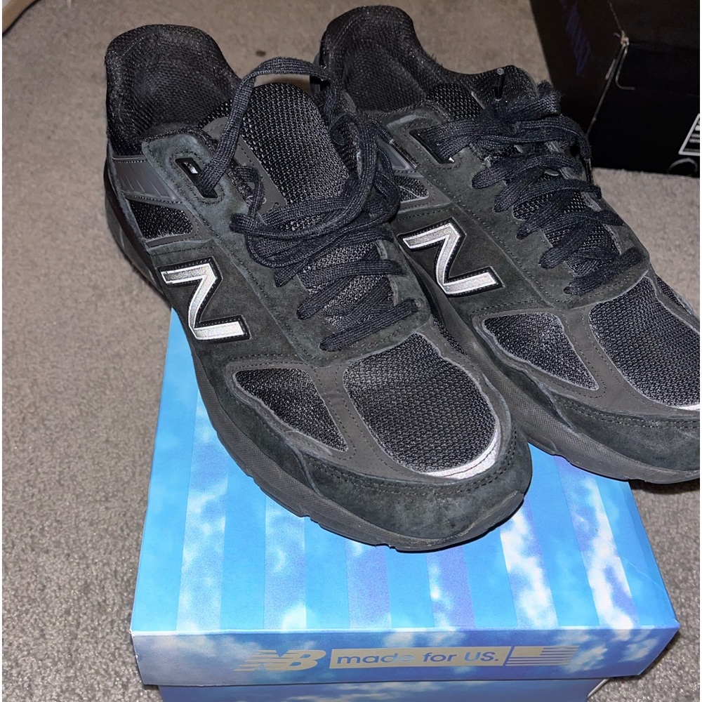Black New Balance 990